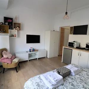 Appartamento Lovely City Center - Free Minibar